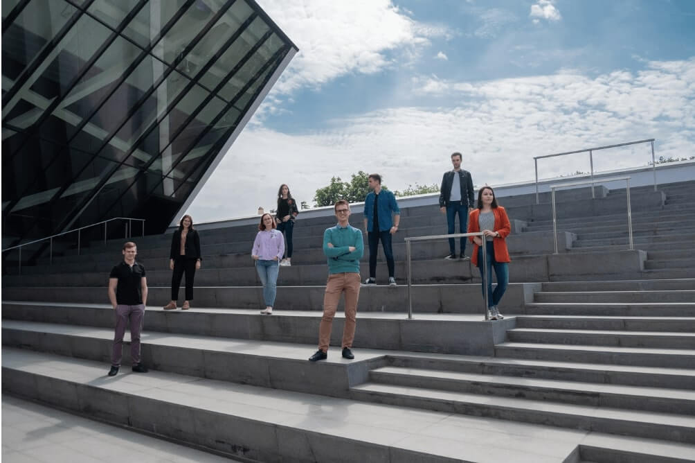 Sužinokite daugiau apie Pervesk komandą